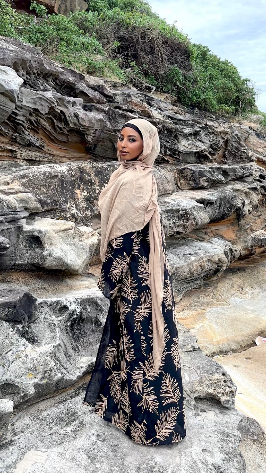‘REYHAN’ Open Abaya - Black