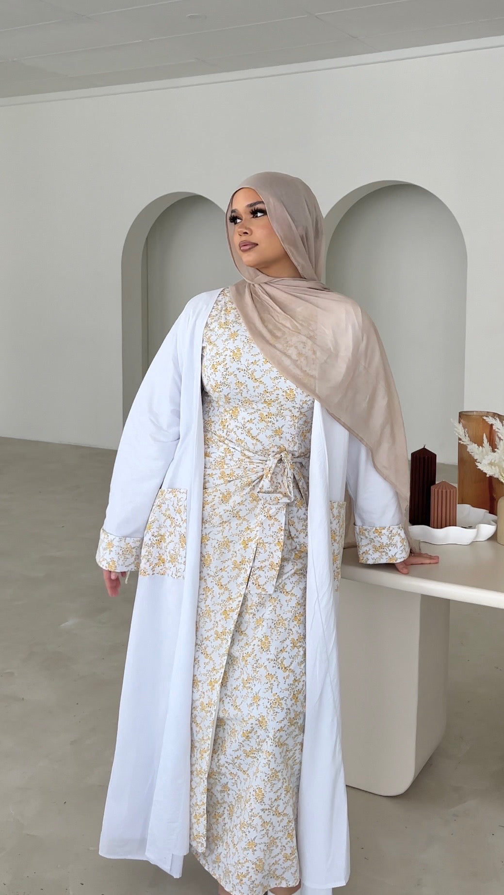‘MEYRAH’ Open Abaya - Dandelion Yellow